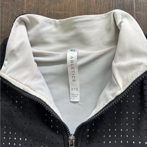 Black Long Sleeve Zip-Up Swimsuit - Picture 5 of 6